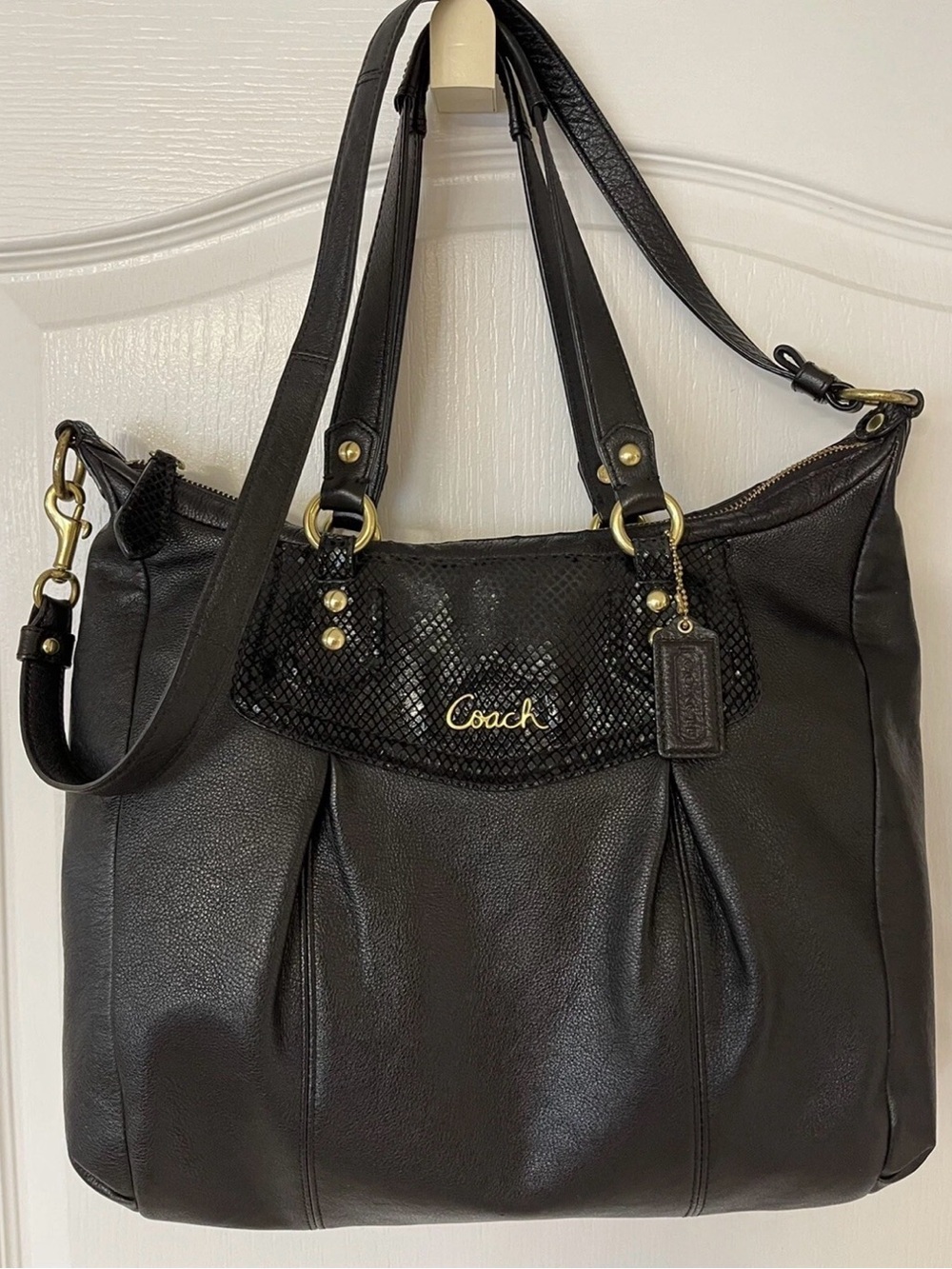 Coach Black Leather Ashley medium w/strap purse/satchel F20104 w/coach dust bag